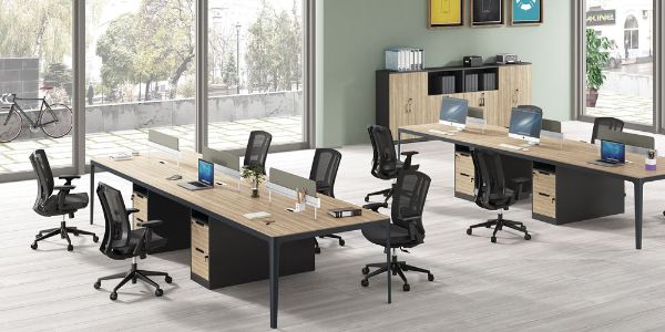 抓住年輕人的心，辦公室家具搭配很講究